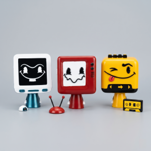 art toy por Sandra Layon Macario Serie Makinitas